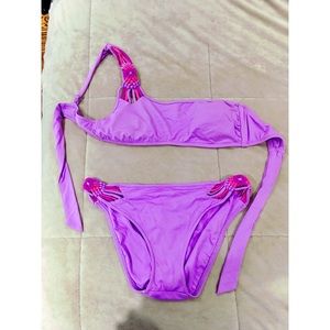 Purple one-shoulder bathing suit